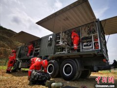 武警官兵开展地震救援演练 锤炼应急救灾能力